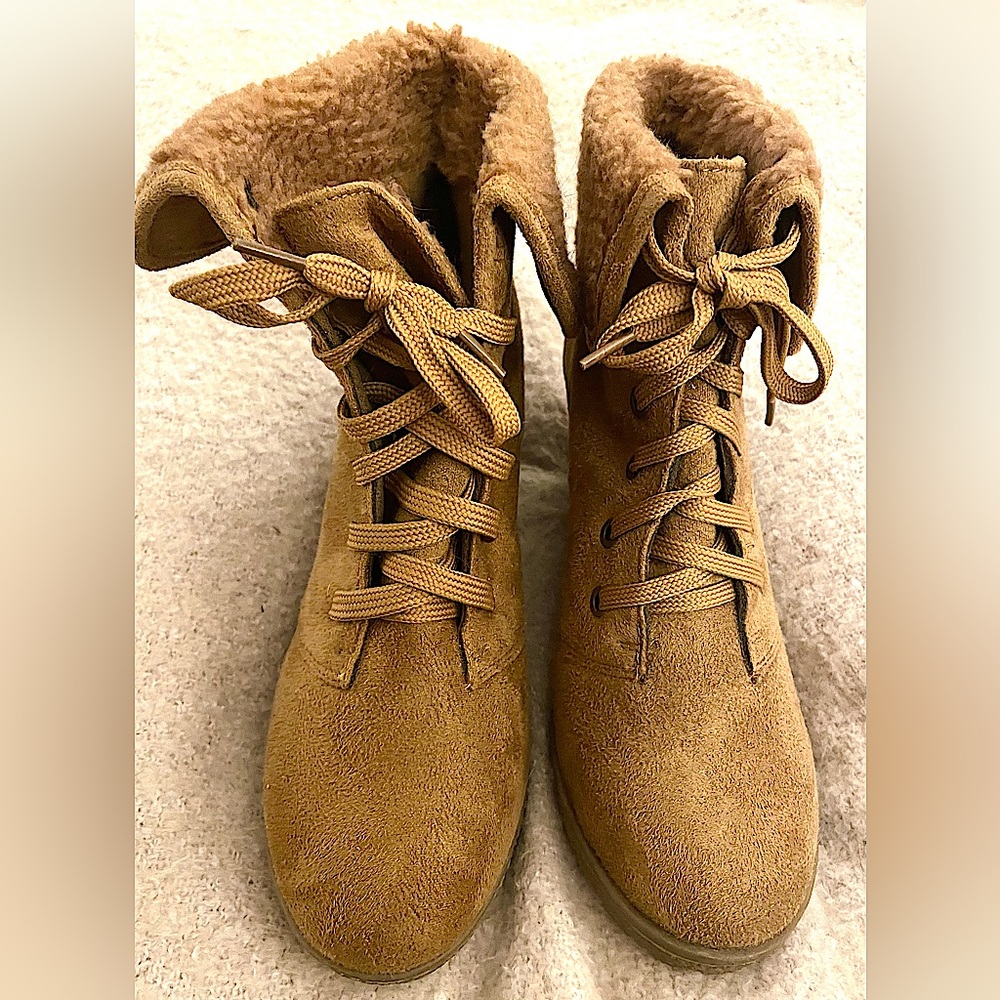 Top Moda Faux Suede, Fur Lined Wedge Heeled Boots, Brand New w/out tag